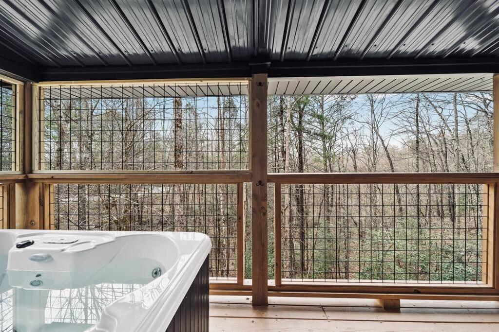 Honeymoon Couples Cabin Secluded, Hot Tub, Views Sevierville Buitenkant foto