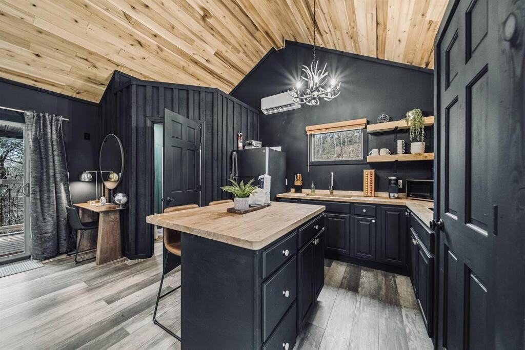 Honeymoon Couples Cabin Secluded, Hot Tub, Views Sevierville Buitenkant foto